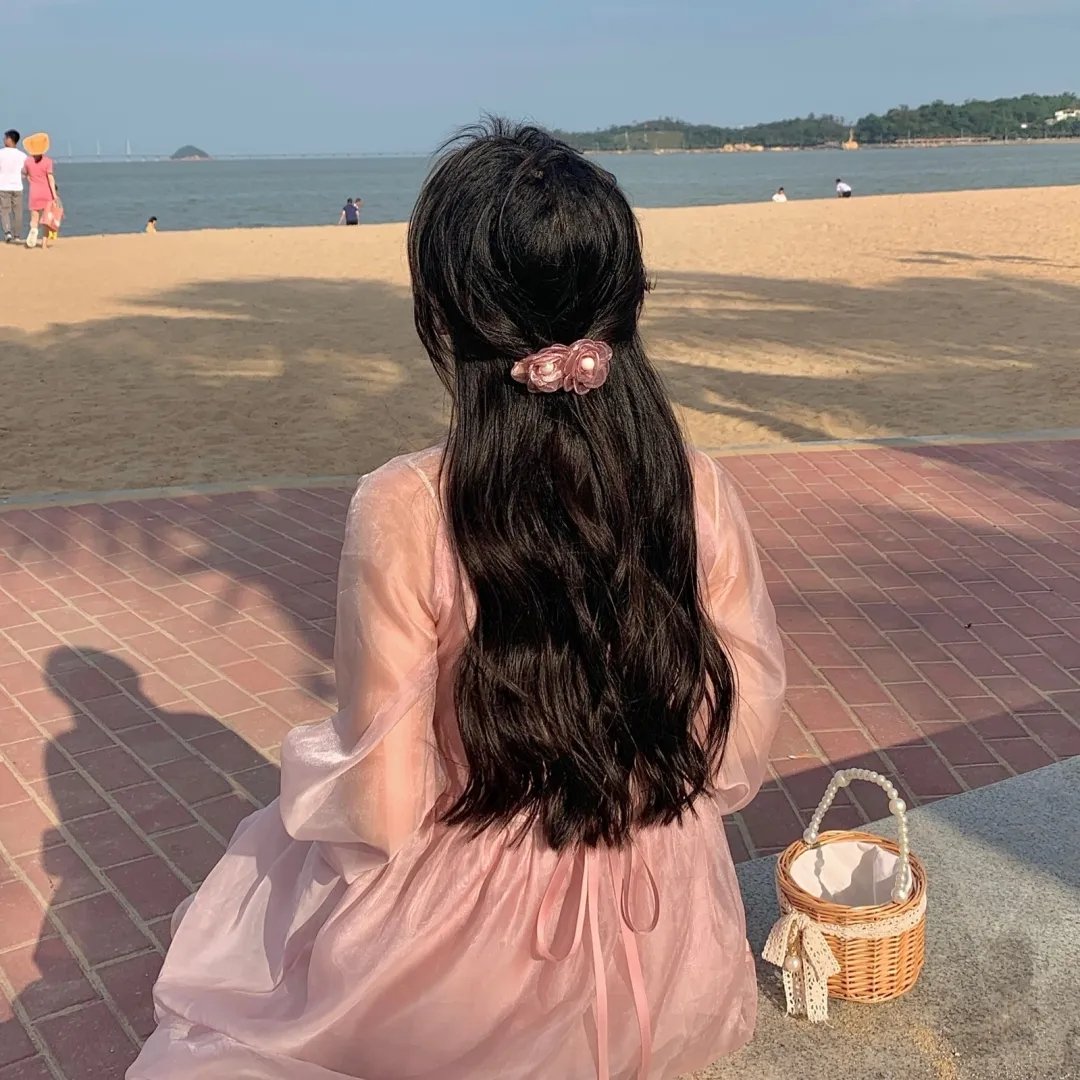 泄露春光